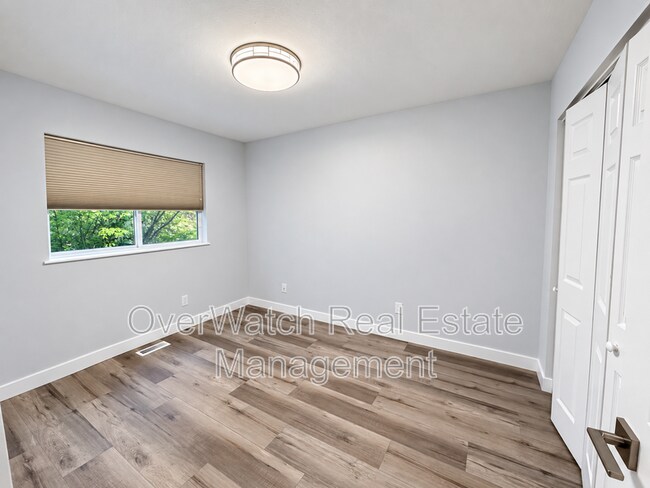 Building Photo - 4031 Lunar Dr