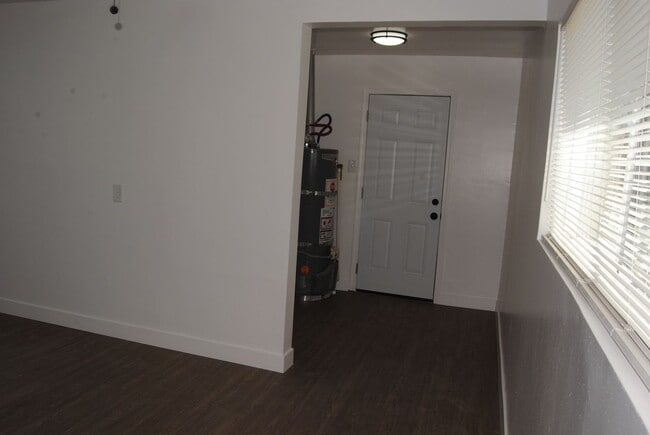 Building Photo - 5812 Clayton St