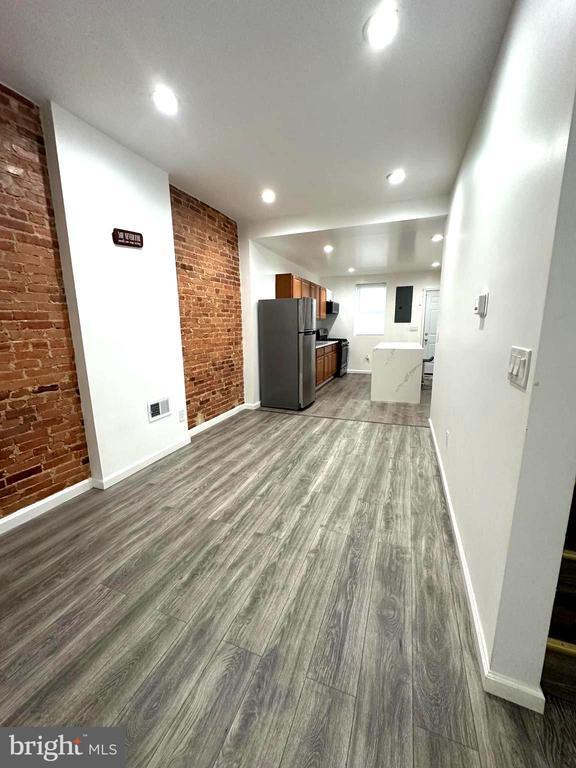 Building Photo - 2654 Wilkens Ave