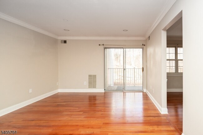 Building Photo - 52 Brookside Ln