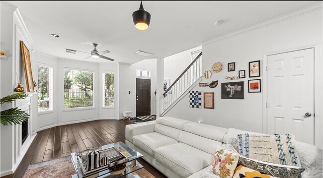 Building Photo - 1417 Anita St