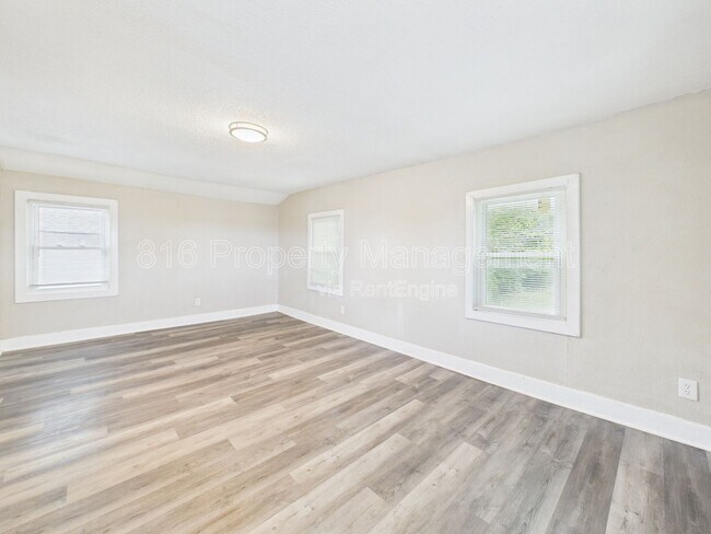 Building Photo - 4417 Wayne Ave