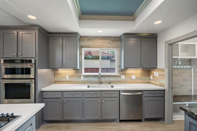 Building Photo - 12903 Figaro Dr