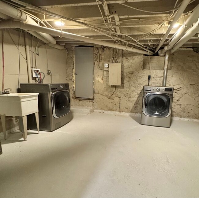 Building Photo - 3704 Beehler Ave