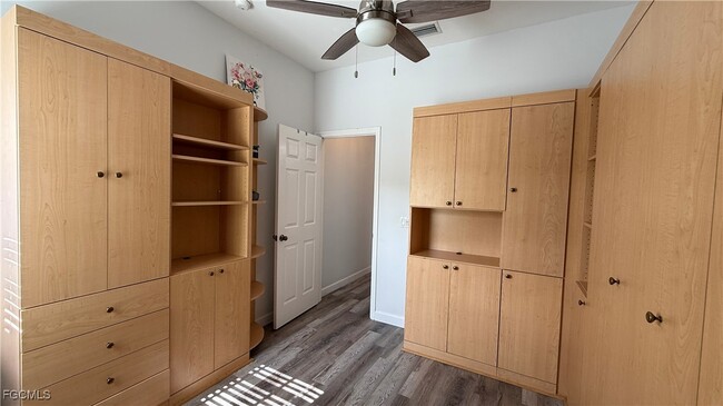 Building Photo - 10700 Aqua Surf Ct