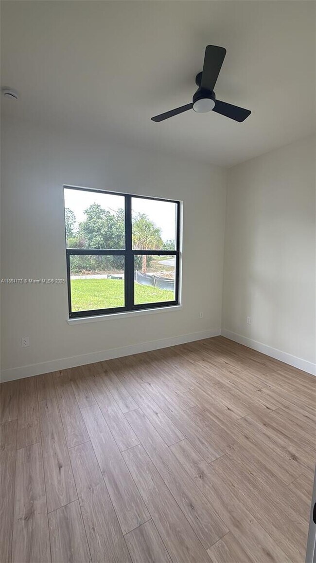 Building Photo - 241 Pembroke Dr
