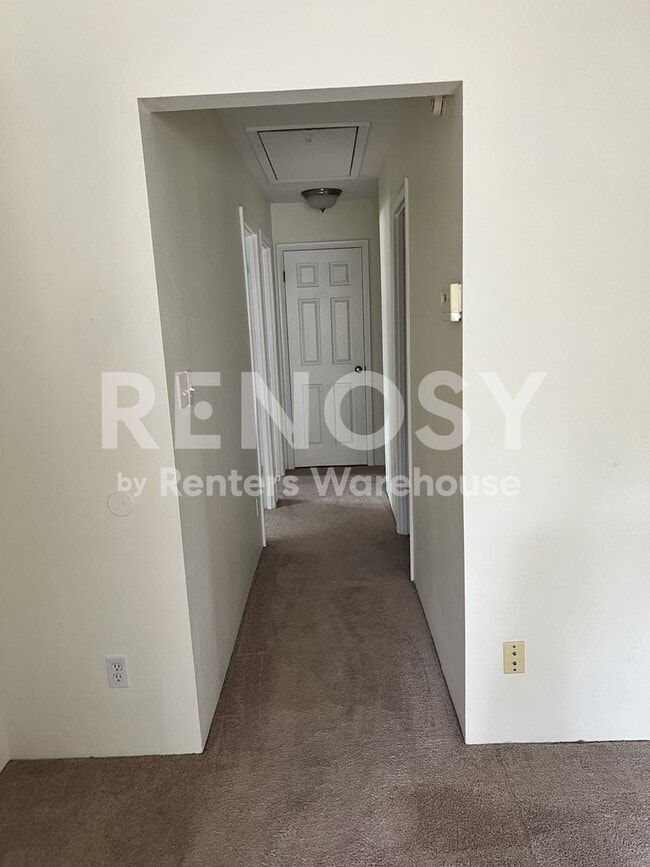 Building Photo - 1470 Pine Row Ct