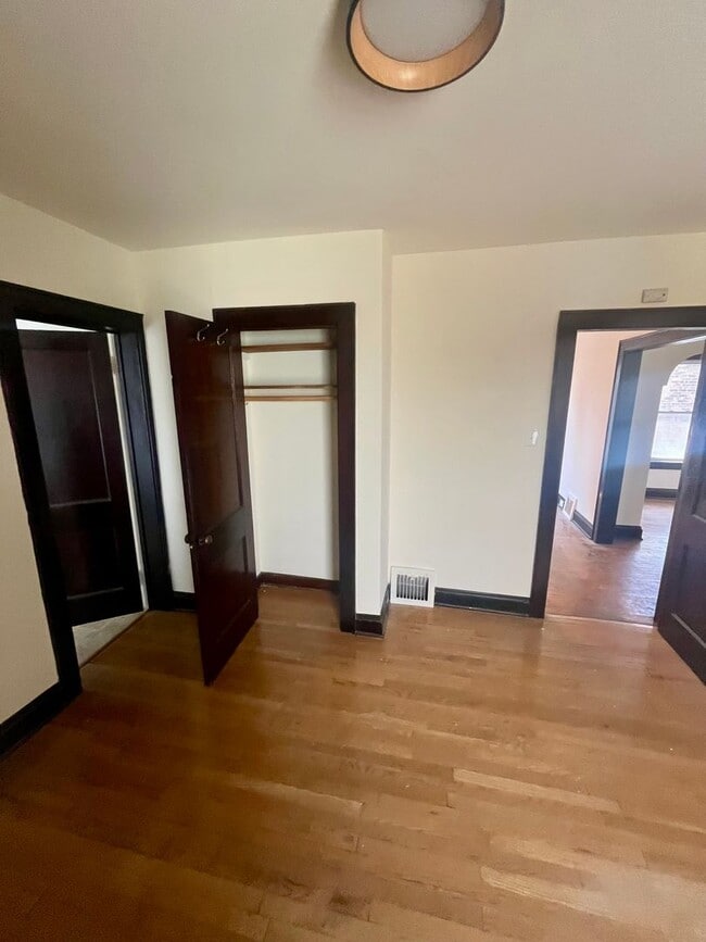 Building Photo - 306 N 71st St