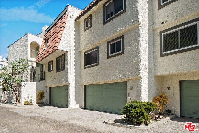 Building Photo - 129 Alta Ave