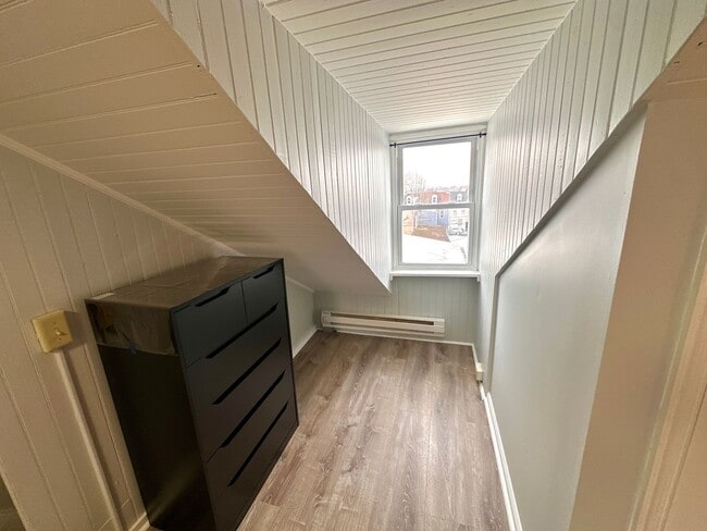 Building Photo - 546 N 11th St