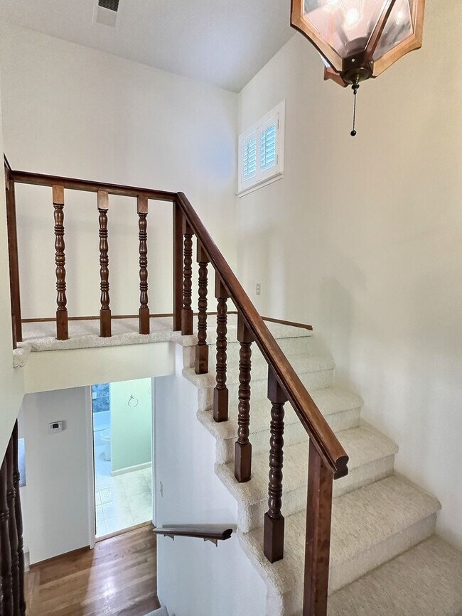 Building Photo - 6BD/3BA – Spacious West San Jose home near...