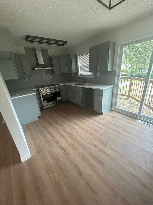 Building Photo - 5207 Blue Ridge Cutoff