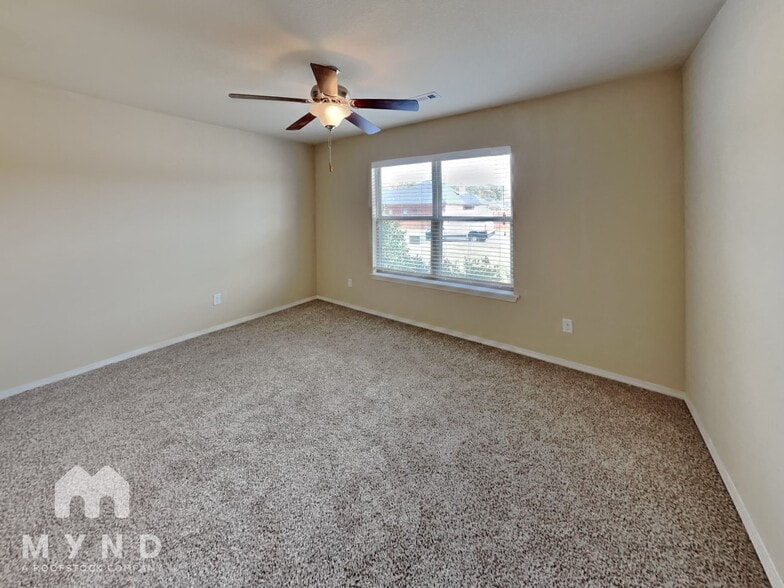 Building Photo - 21 Bristol Dr