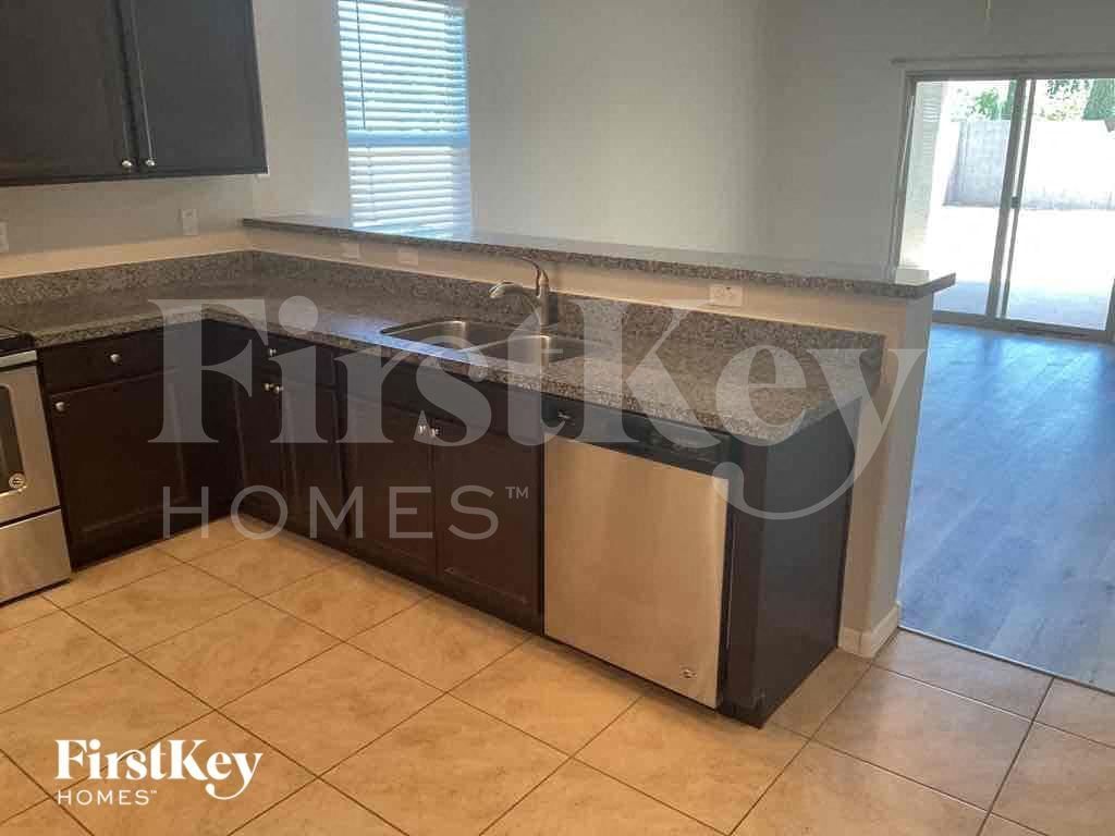 Building Photo - 13311 E Tumbleweed Ln