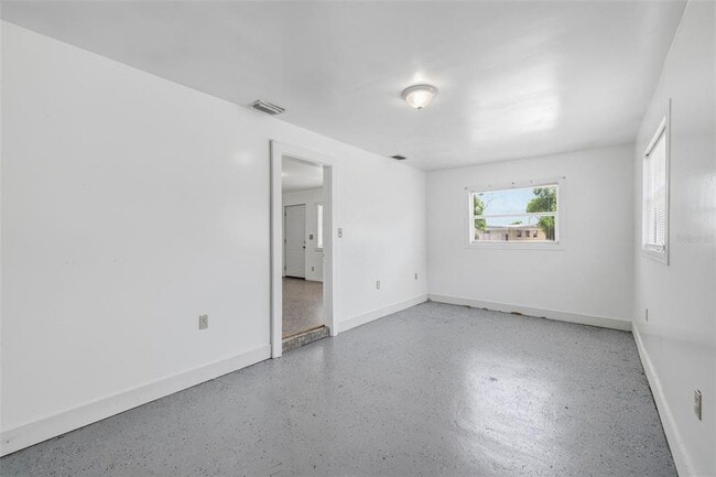 Building Photo - 6802 Larmon St