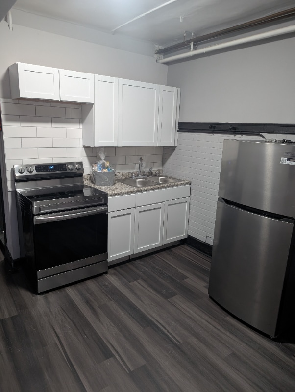 Building Photo - 1221 S Avers Ave