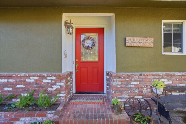 Building Photo - Lovely Monterey Single Family Home in the Mar Vista Neighborhood! (UNFURNISHED)