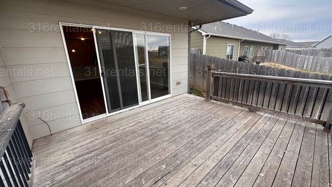 Building Photo - 449 S Longbranch Dr