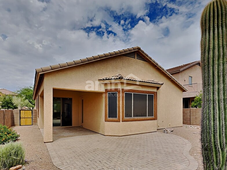 Building Photo - 12924 N Carlsbad Pl