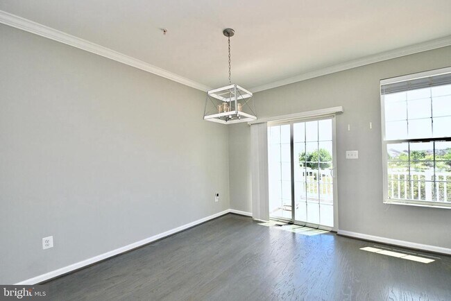 Building Photo - 11177 Southport Pl