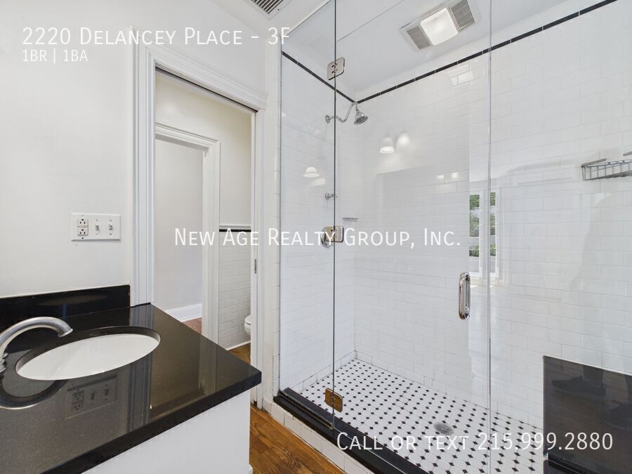 Building Photo - 2220 Delancey St