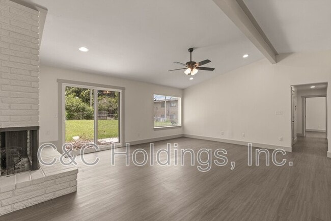 Building Photo - 4541 E 32nd Pl
