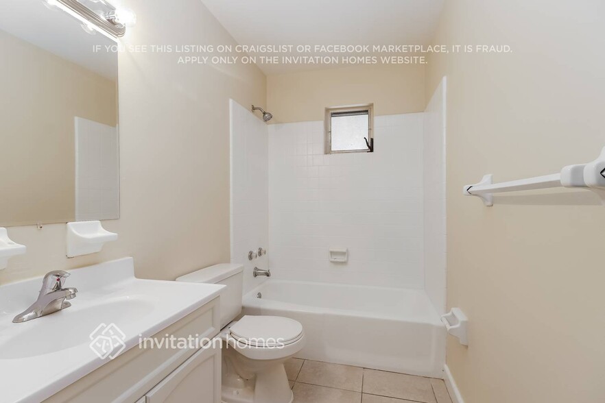 Building Photo - 245 SE 47th St