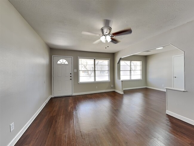 Building Photo - 3808 Washington St