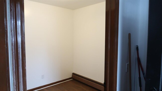 Building Photo - 90 S Central Ave