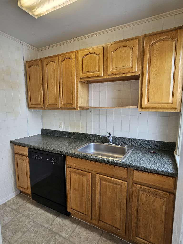 Building Photo - 20 Kosta St