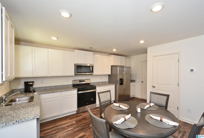 Building Photo - 6558 Creek Cir