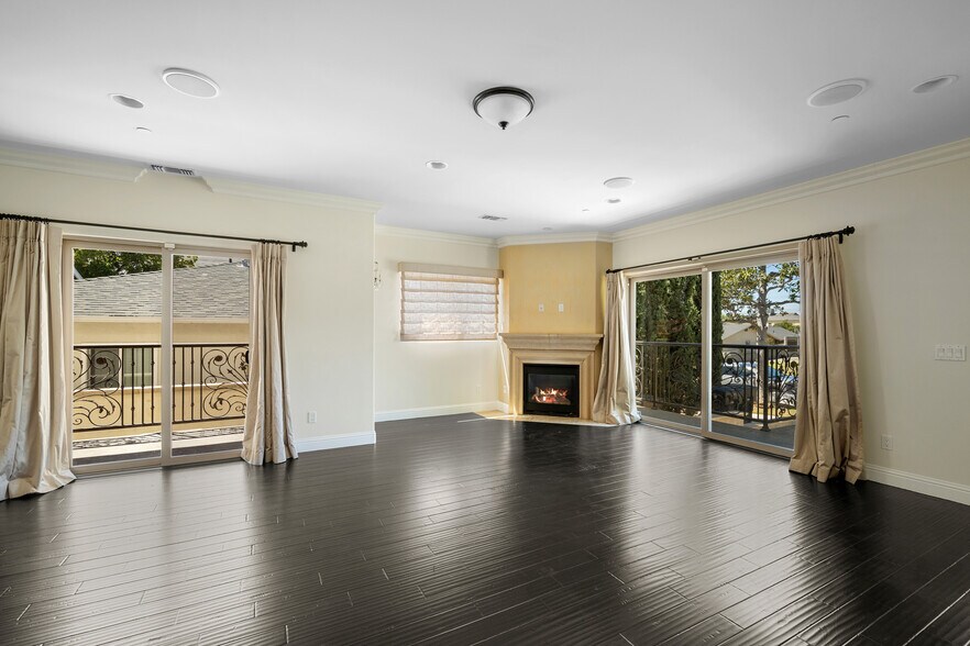 Building Photo - 750 E Orange Grove Ave