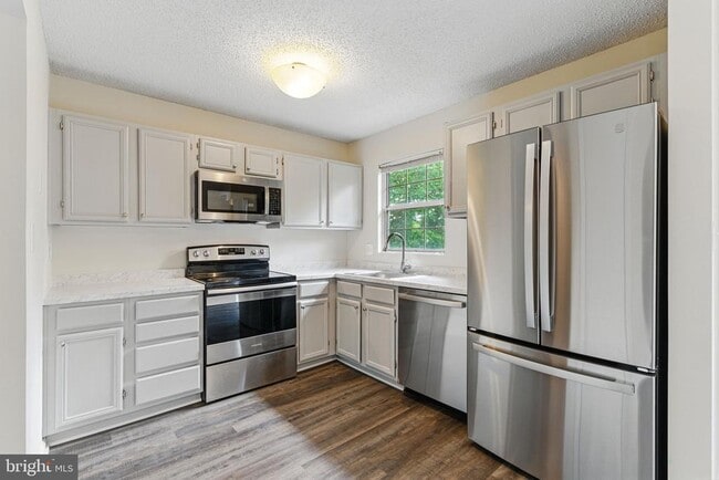 Building Photo - 505 Knollwood Ct