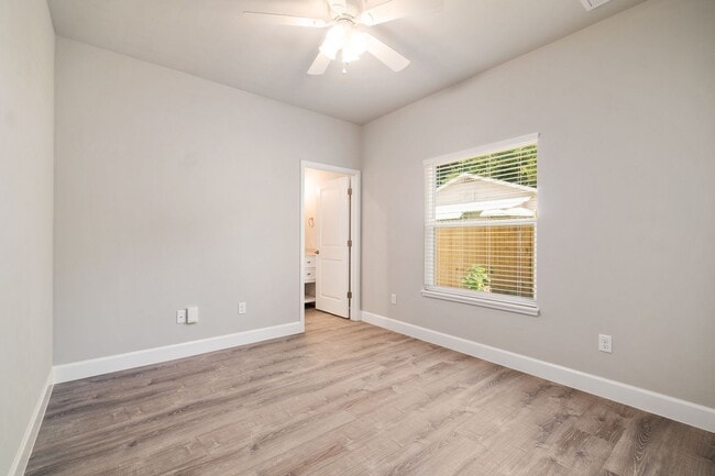 Building Photo - The Reef - 4 Bedroom, 4 Bathroom Townhouse