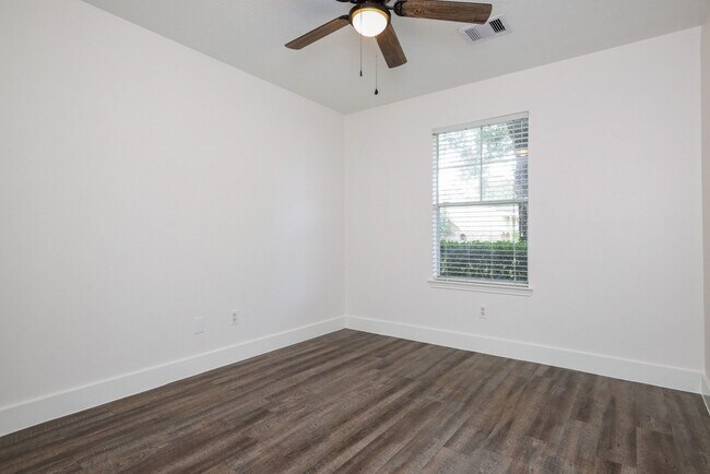 Building Photo - 10225 Farrell Dr