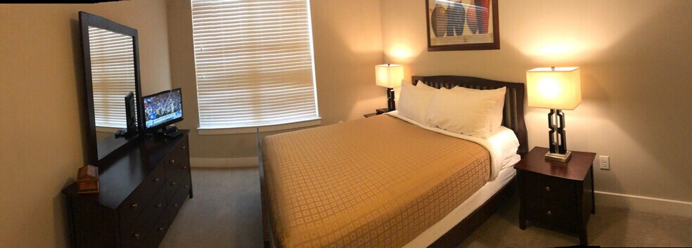 Building Photo - 2917 Camden Park Pl