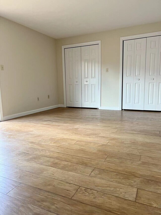 Building Photo - 200 Heroux Blvd