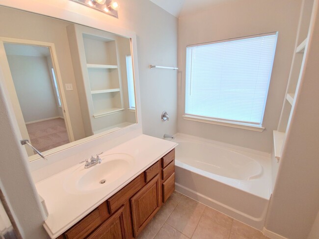 Building Photo - 11314 Northam Dr