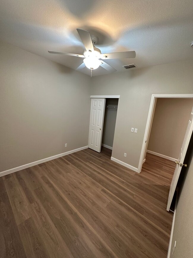 Building Photo - Gorgeous Open Single Story Floorplan  in t...