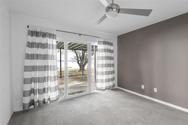 Building Photo - 356 Peach Is Rd