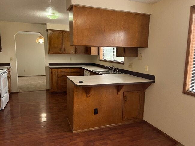 Building Photo - Thurston Charm
