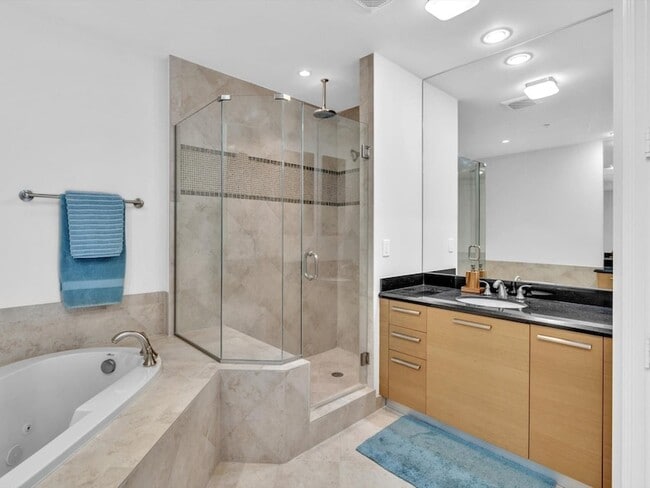 Building Photo - 4444 El Mar Dr