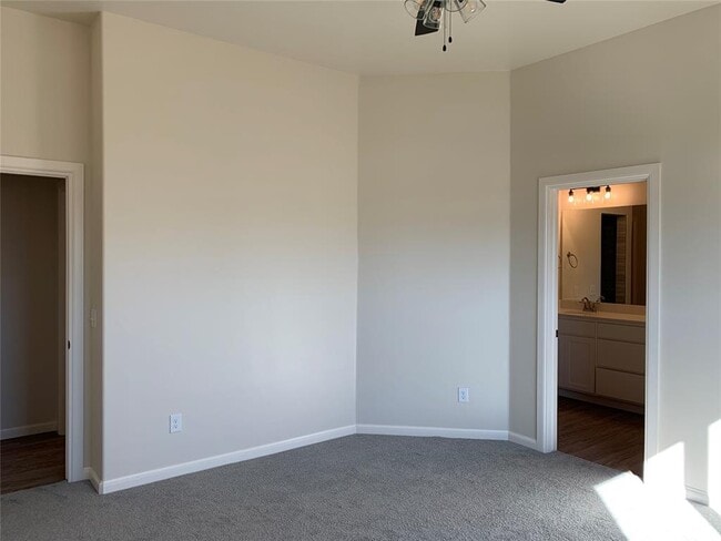 Building Photo - 4607 Enclave Dr