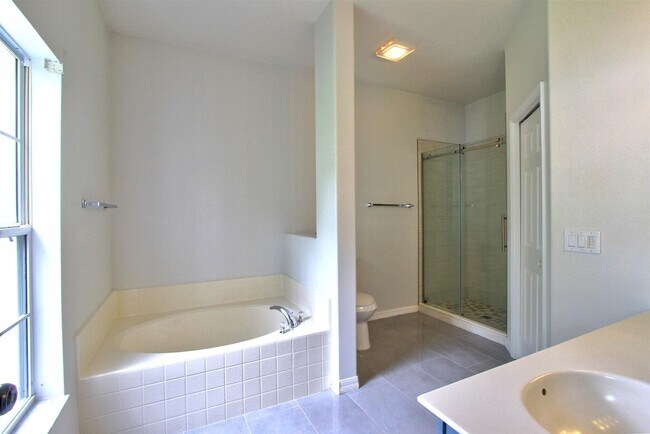 Building Photo - 5868 Duskywing Dr