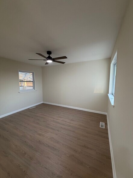 Building Photo - 10001 Paxton Rd