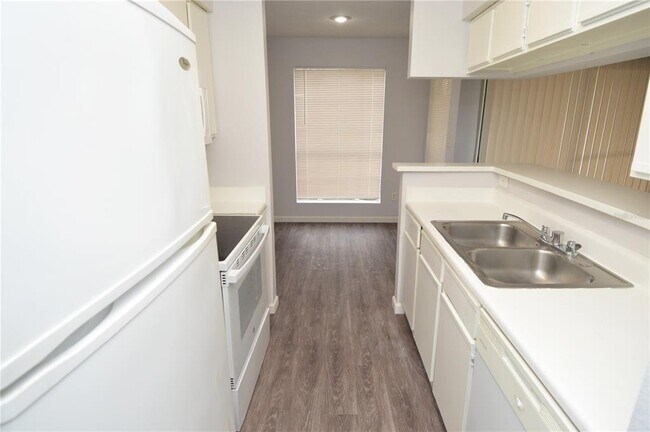 Building Photo - 8641 Fancy Finch Dr