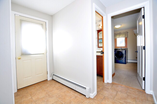 Building Photo - 16 Virginia Ln