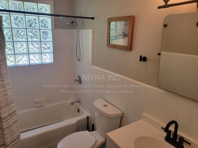Building Photo - Beautiful 3 Bedroom House in Atlanta!