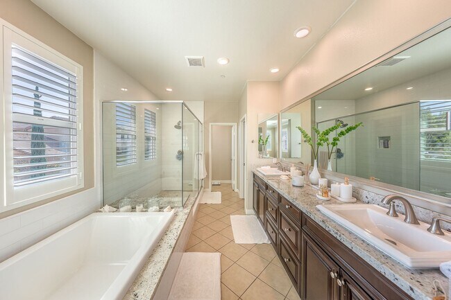 Building Photo - Stunning 5BR/5BA Luxury Rental in Irvine’s Great Park