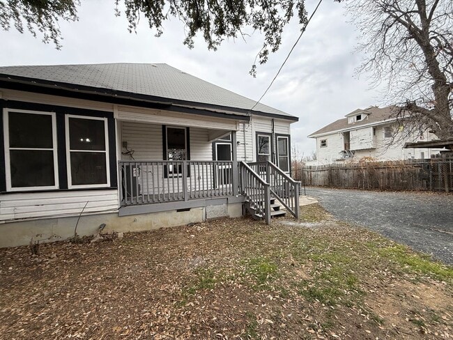 Building Photo - 2210 W Travis St